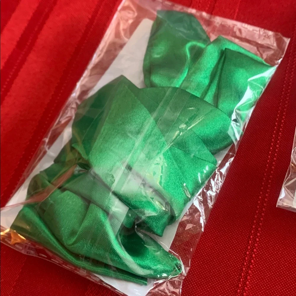 Elegant Green Bow